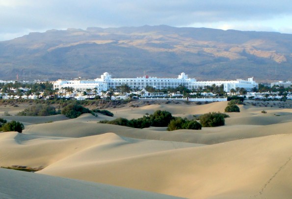 Die Terrasse vom RIU bleibt jetzt erstmal zu.