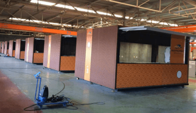 Die neuen Kioske stehen noch immer nicht am Strand! Foto: Twitter